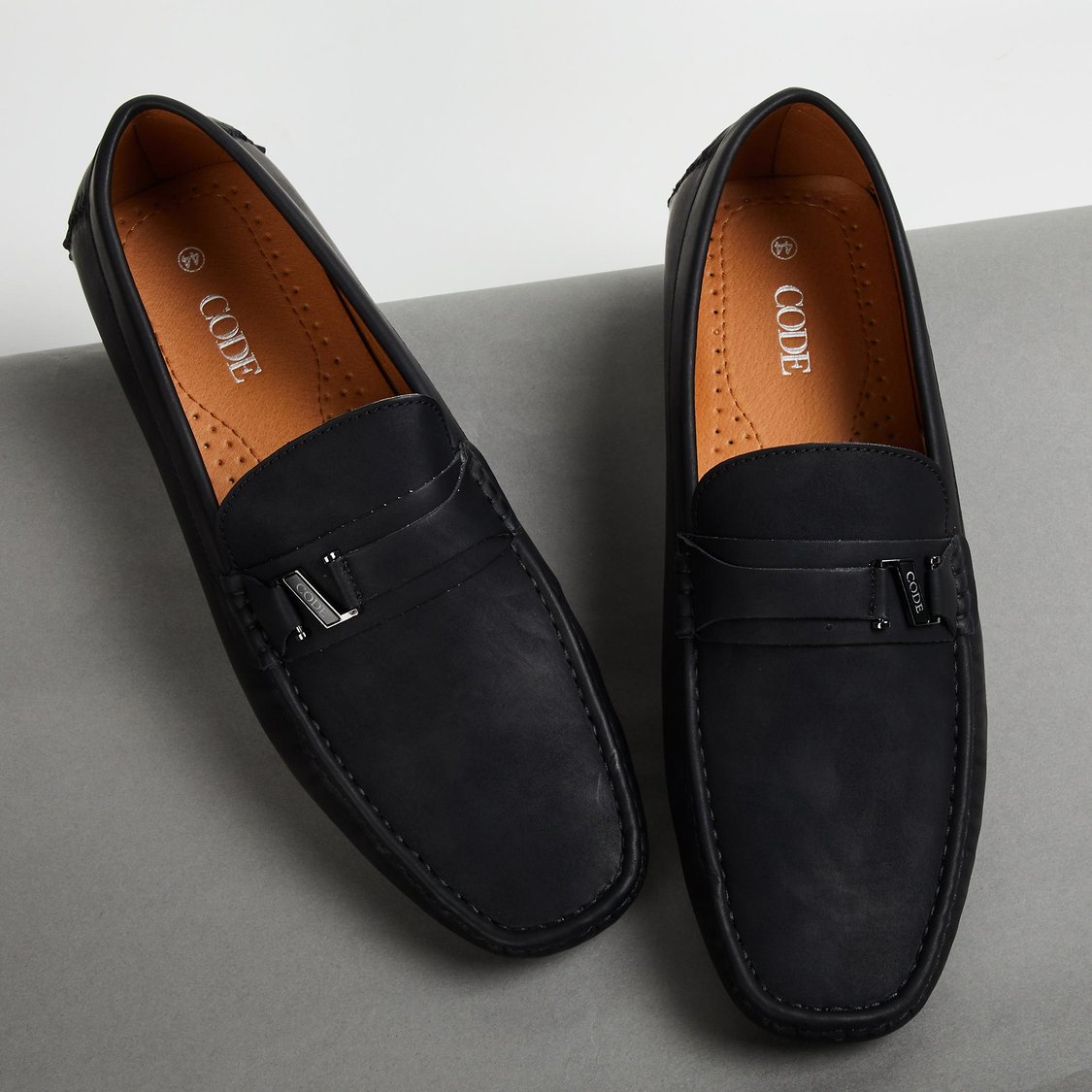 CODE Men Moc Toe Bit Loafers
