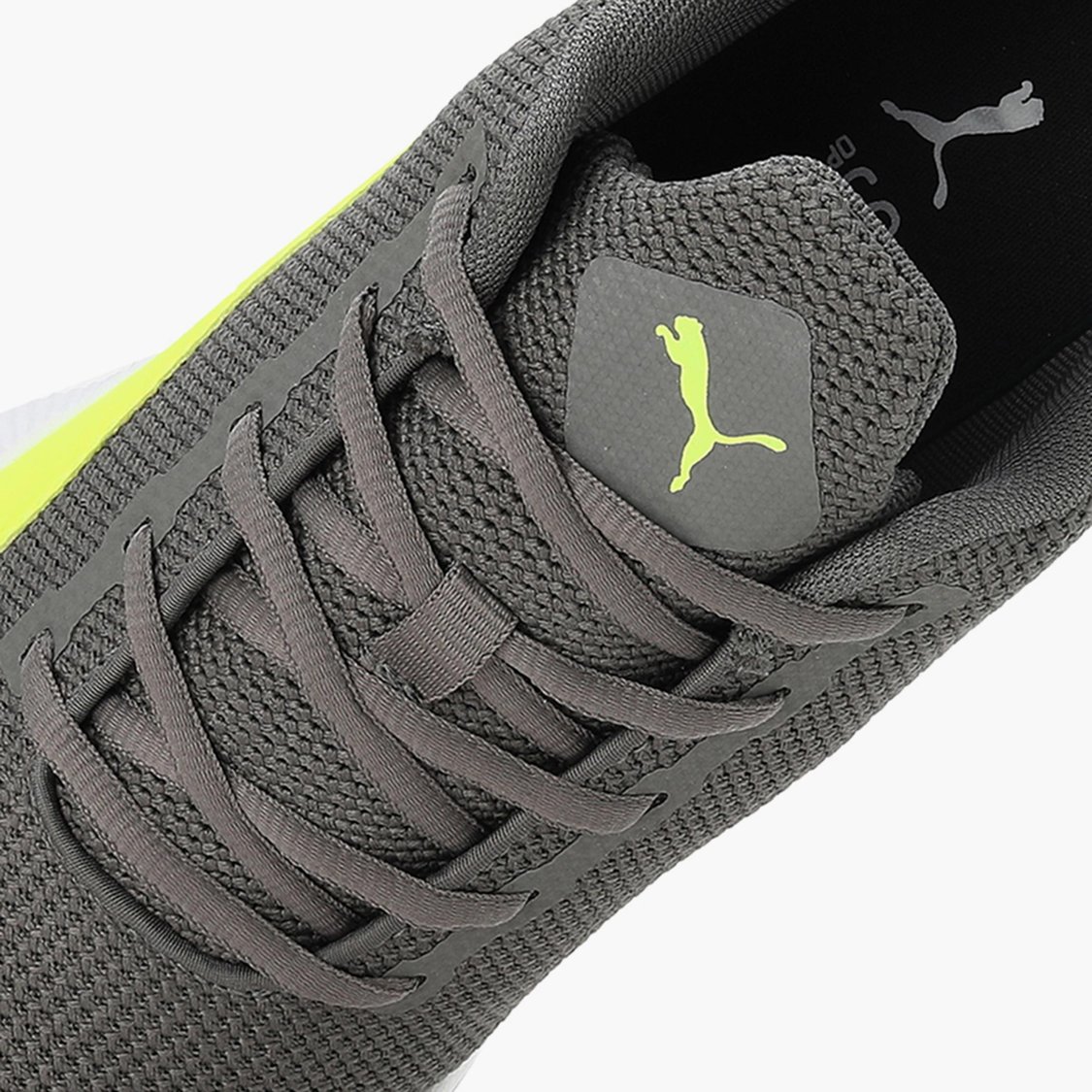 PUMA Robust V2 Ultra Men Colourblocked Lace-Up Running Shoes