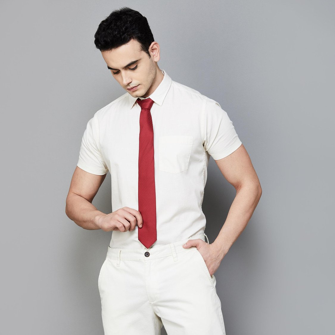 VAN HEUSEN Men Textured Slim Tie