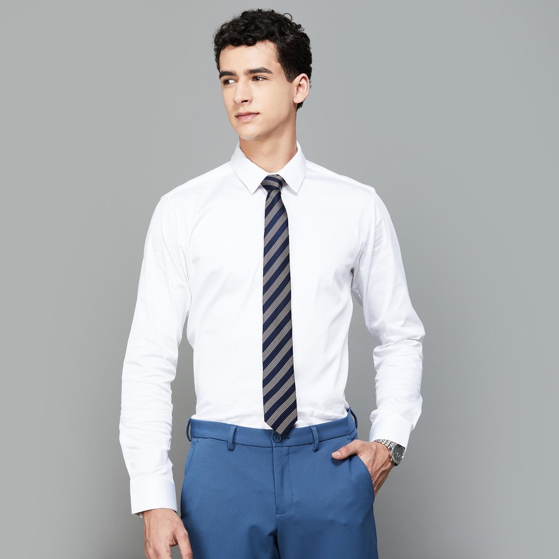 VAN HEUSEN Men Striped Slim Fit Formal Tie
