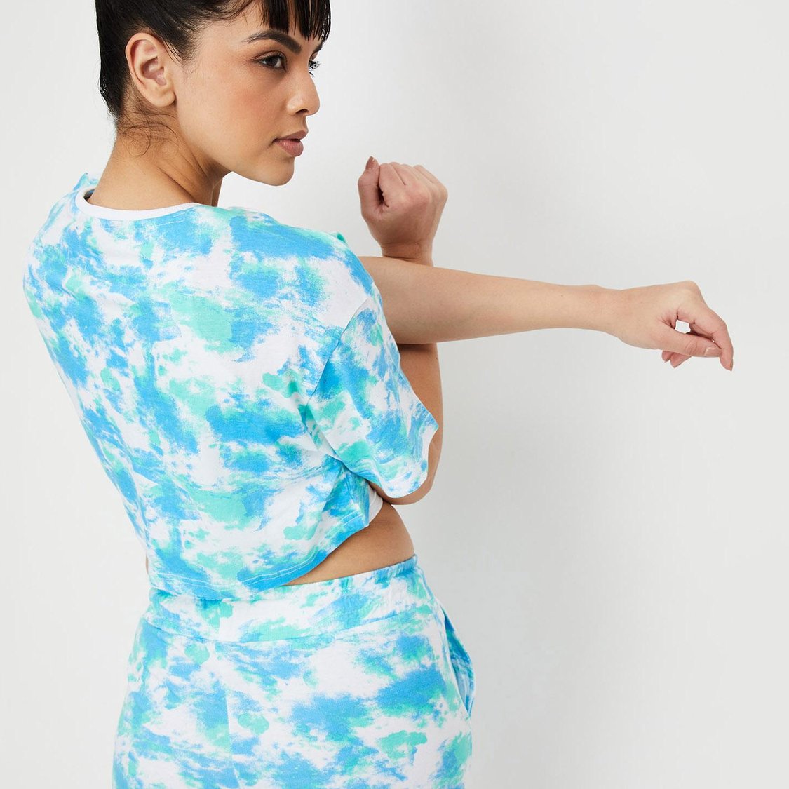 Women Cloud Printed Crop Top with Solid Inner