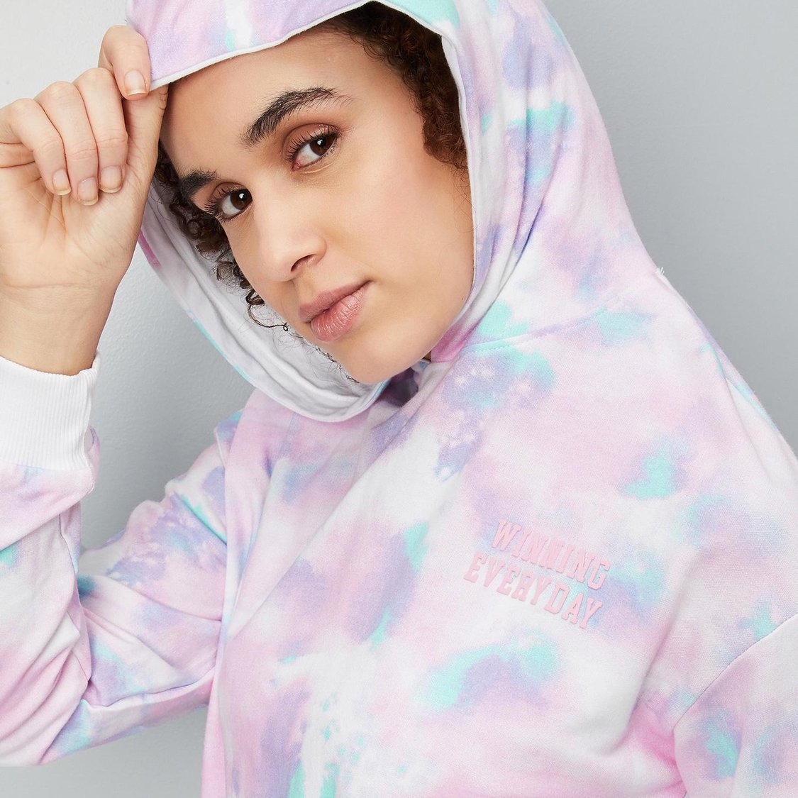 Women Printed Cropped Hooded Sweatshirt