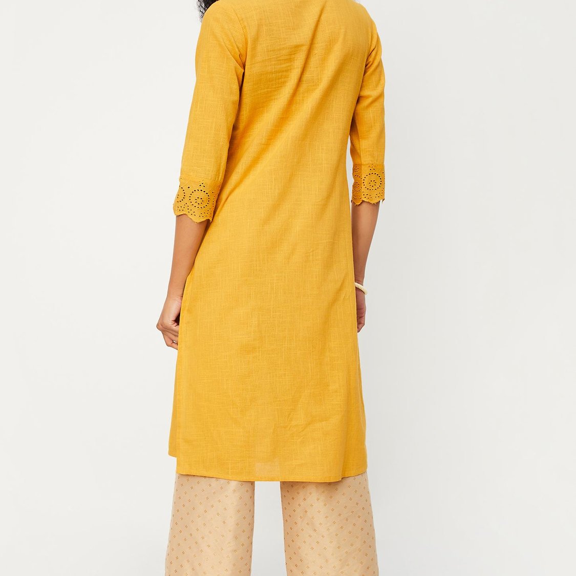 Women Schiffli Straight Kurta