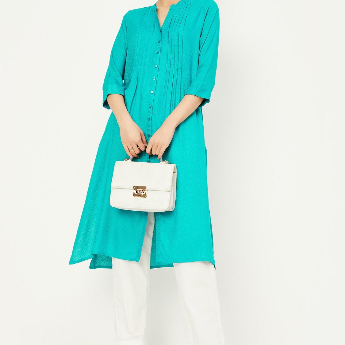 Women Embroidered Regular Fit Kurta