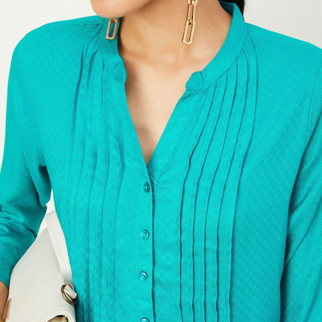 Women Embroidered Regular Fit Kurta