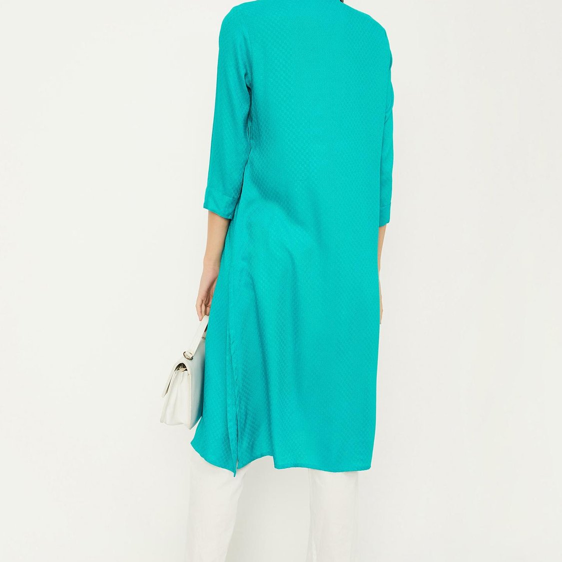 Women Embroidered Regular Fit Kurta