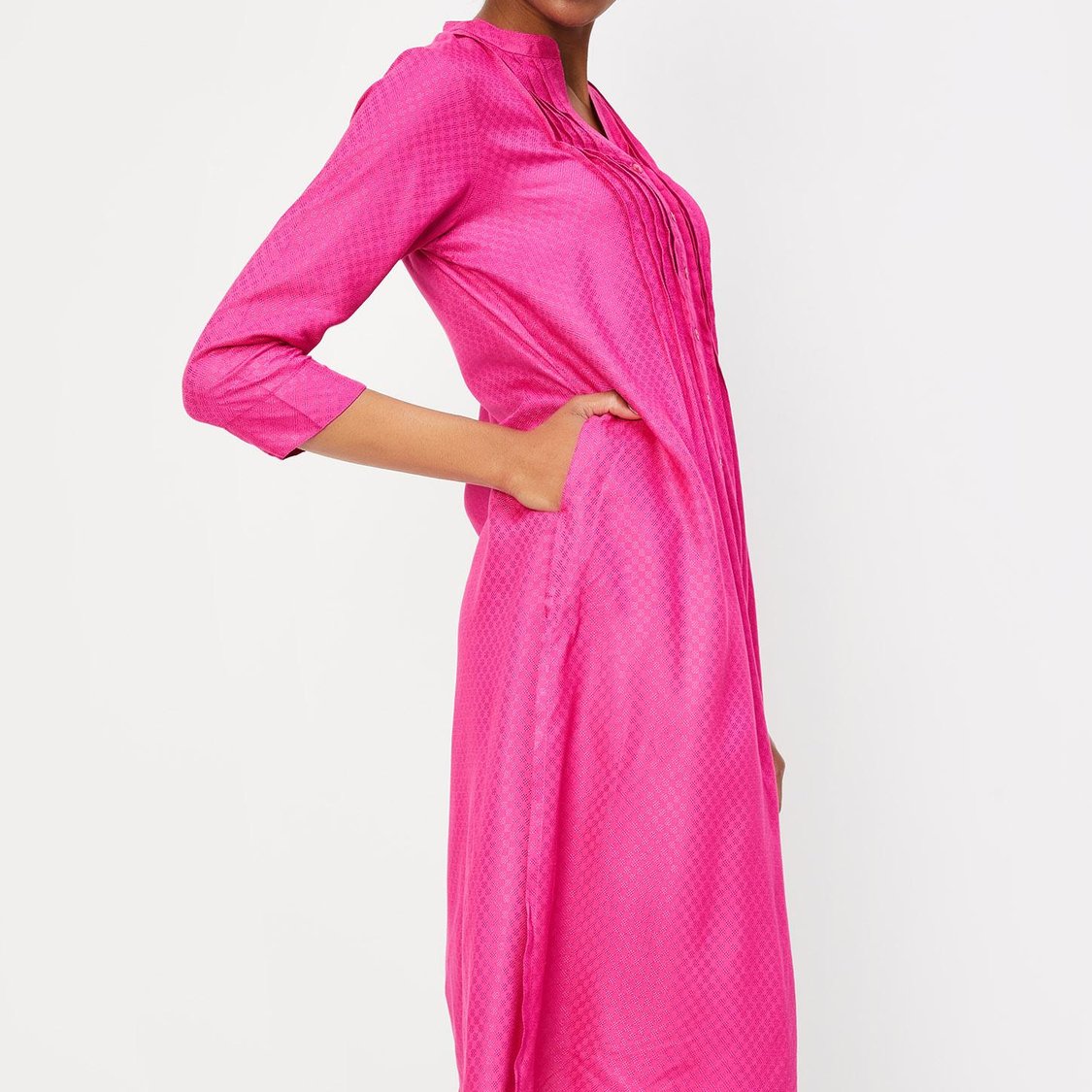Women Embroidered Regular Fit Kurta