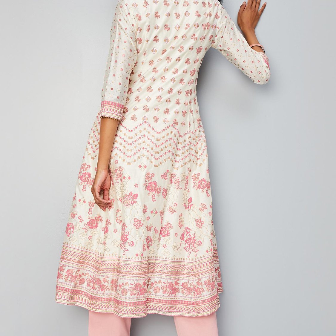 Women Printed Layered Kurta