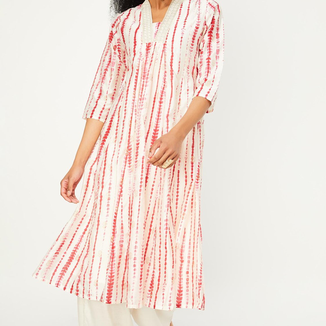 Women Tie and Dye Embroidered Kalidar Kurta