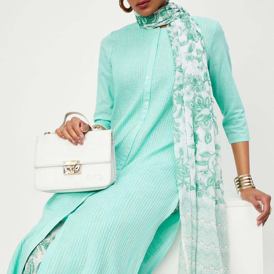 Women Pintuck Straight Kurta Set