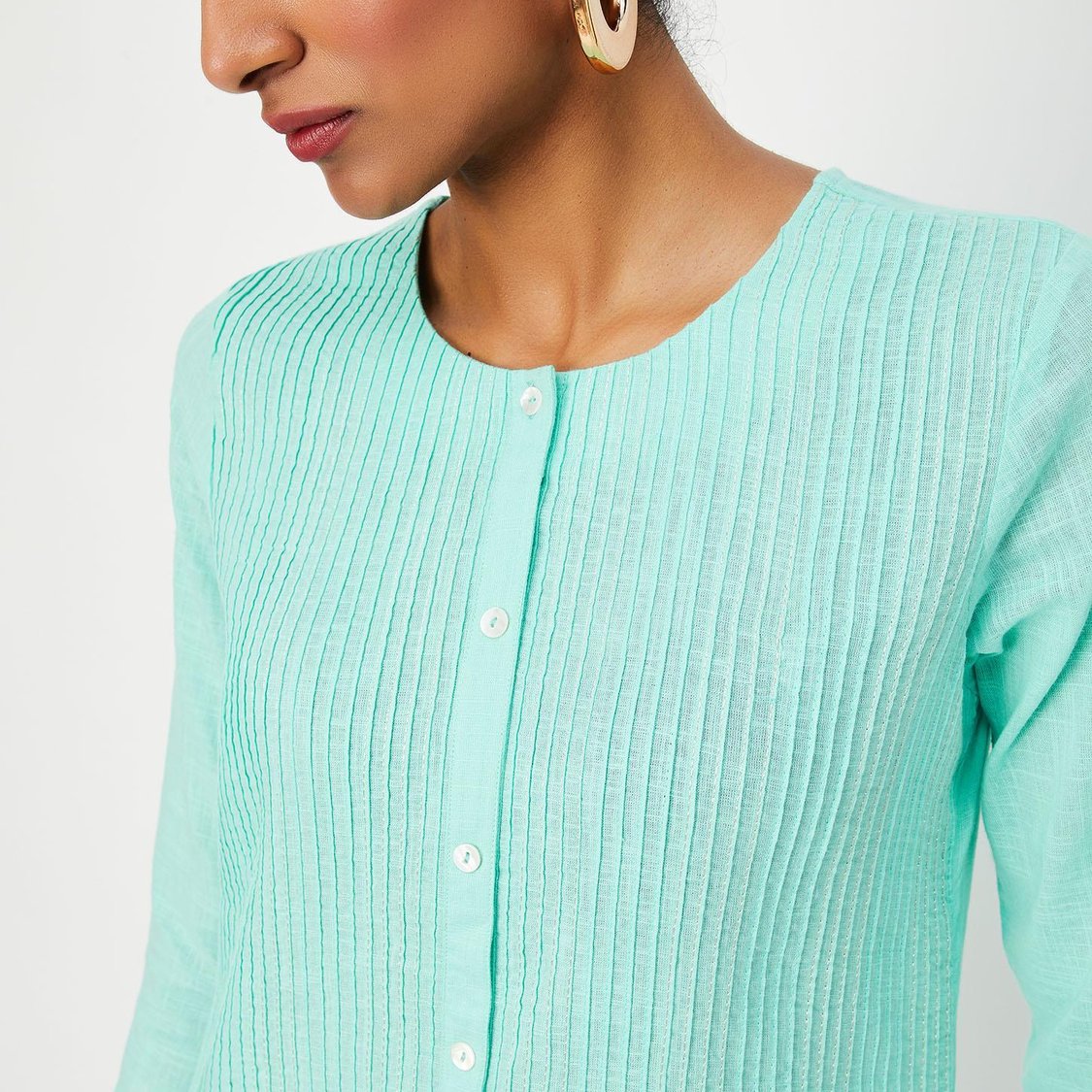 Women Pintuck Straight Kurta Set