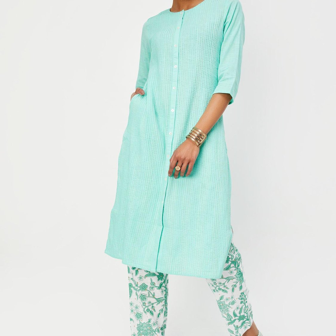 Women Pintuck Straight Kurta Set