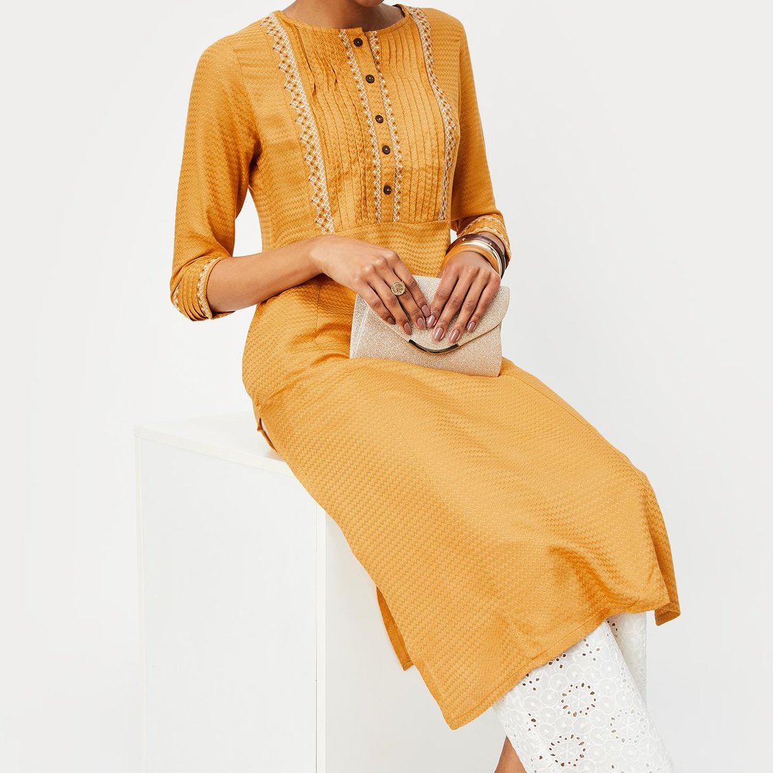 Women Pintuck Kurta with Pocket