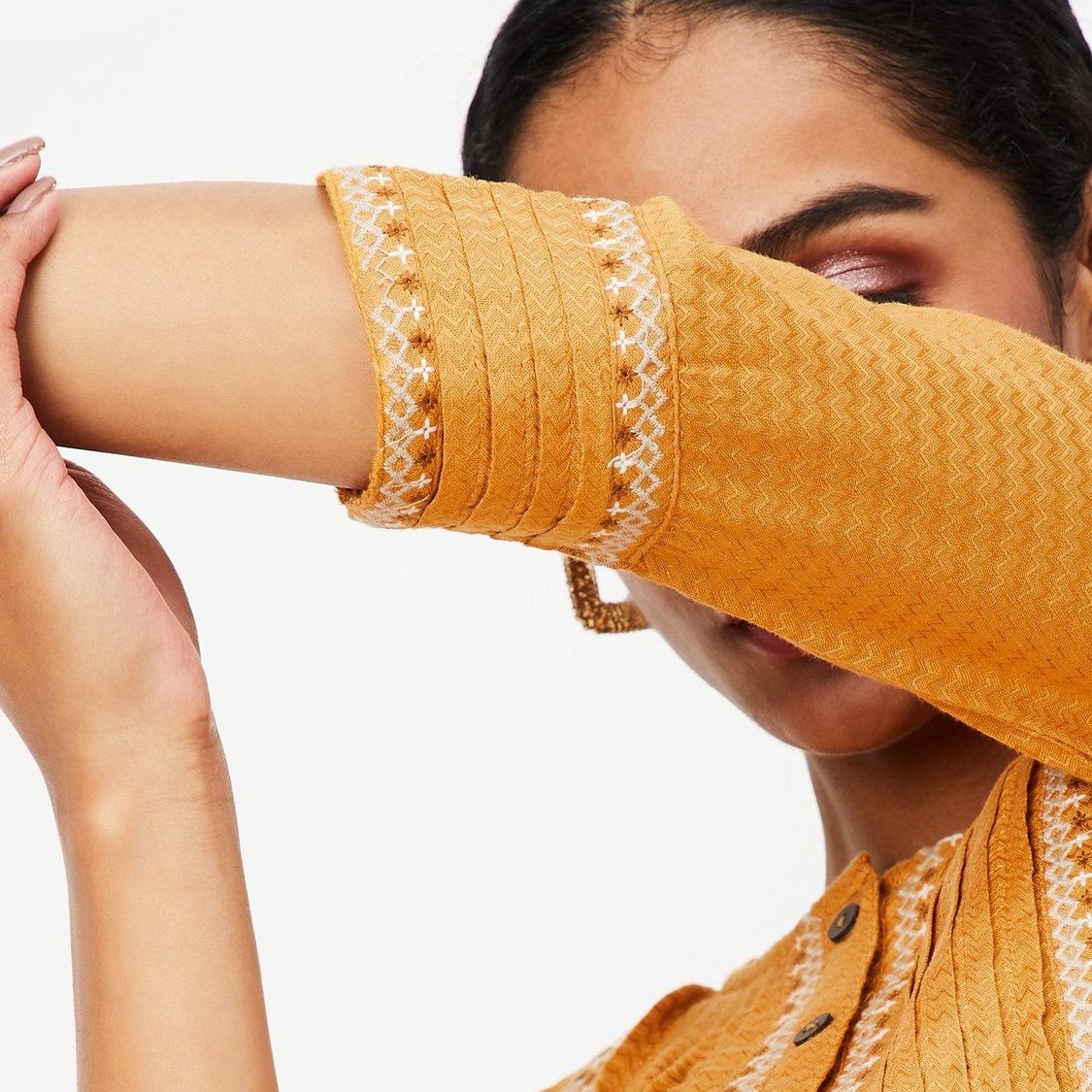 Women Pintuck Kurta with Pocket
