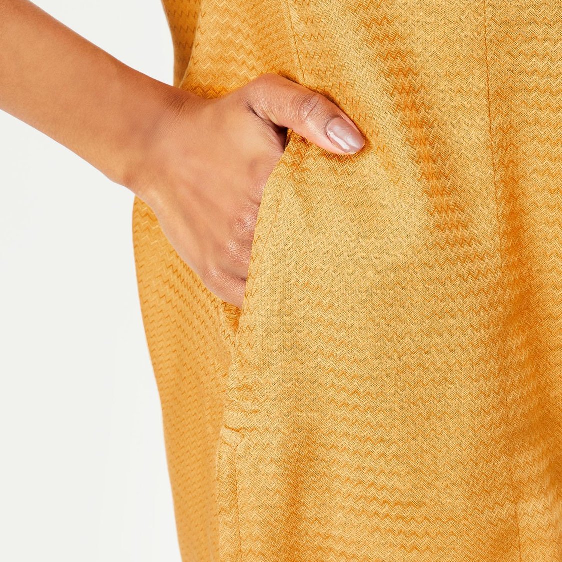 Women Pintuck Kurta with Pocket