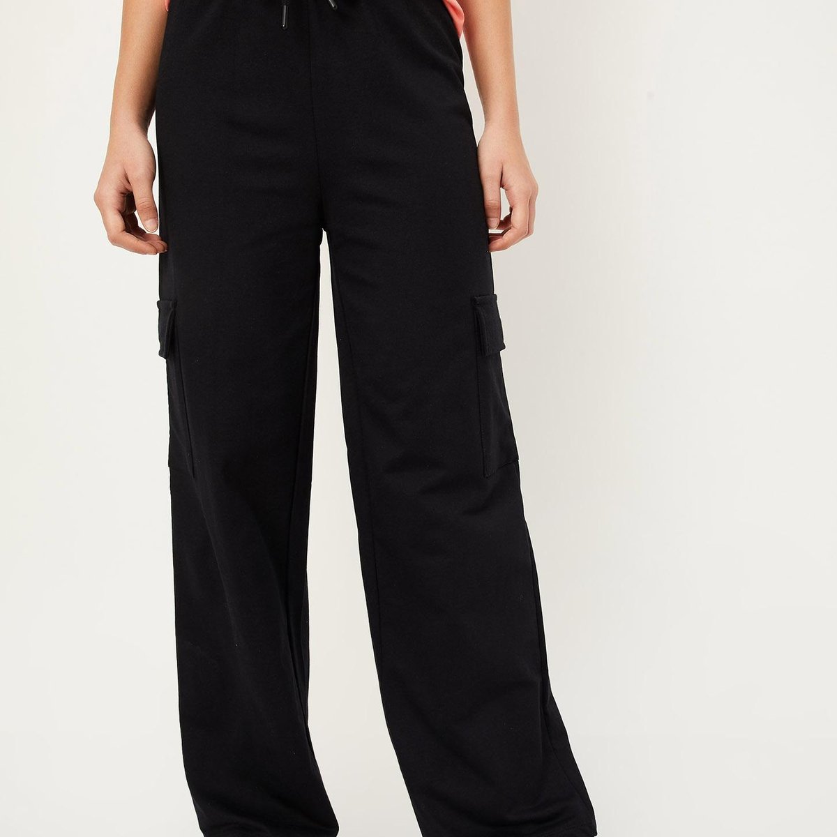 1000013572418-Black-BLACK-