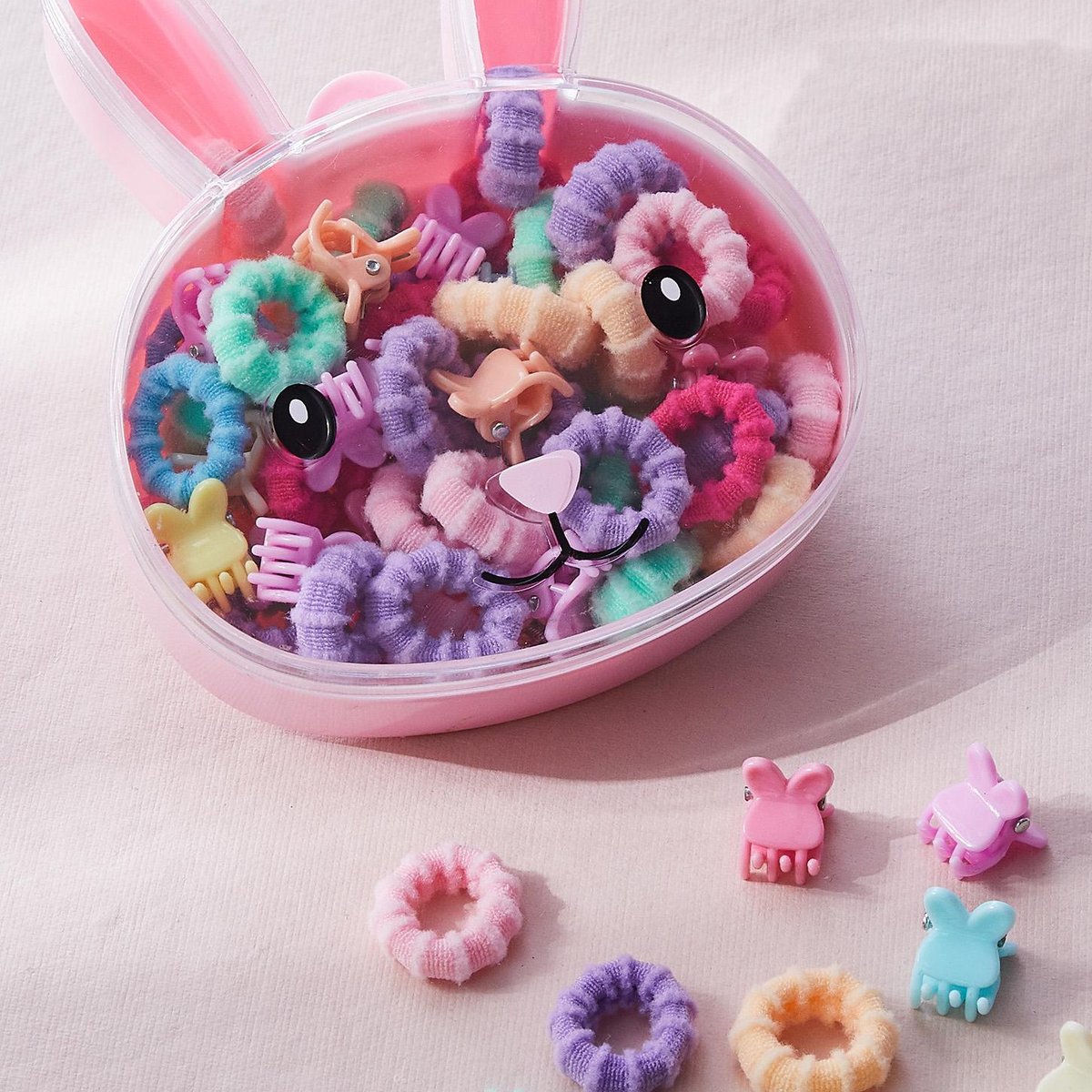 Buy Girls Assorted Hair Accessories Set Online at just Rs. 299.0