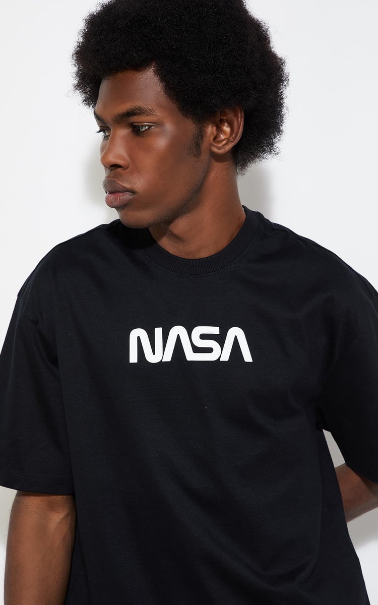 nike nasa ストア t シャツ