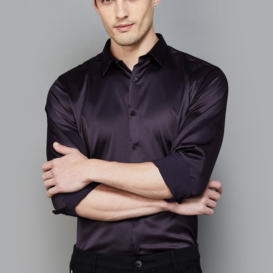 V DOT Men Solid Slim Fit Casual Shirt