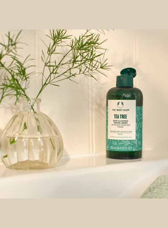 THE BODY SHOP Tea Tree Skin Clearing Facial Wash - 250ml