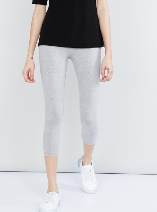 Women Solid Cropped Leggings
