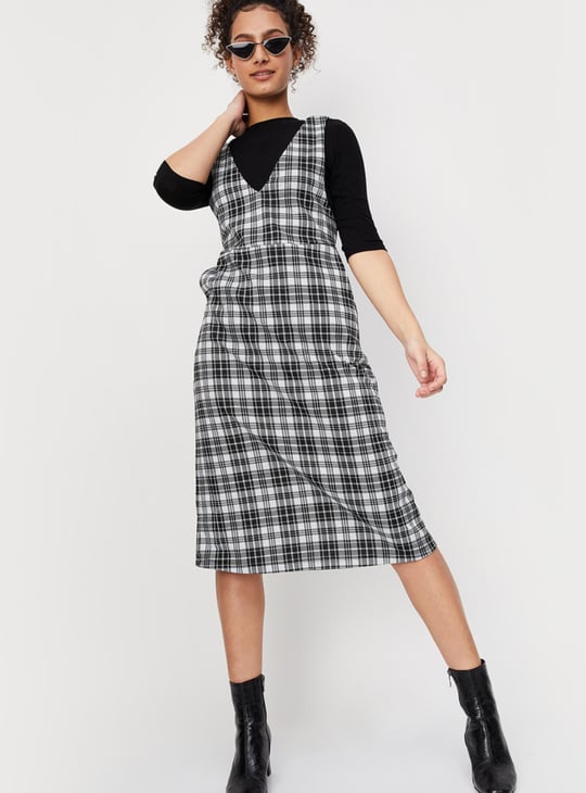 Women Checked Pinafore Dress with Top