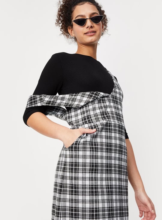 Women Checked Pinafore Dress with Top