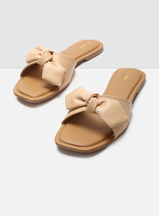 MAX Women Solid Flat Sandals