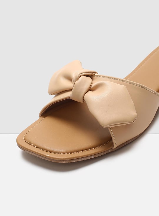 MAX Women Solid Flat Sandals