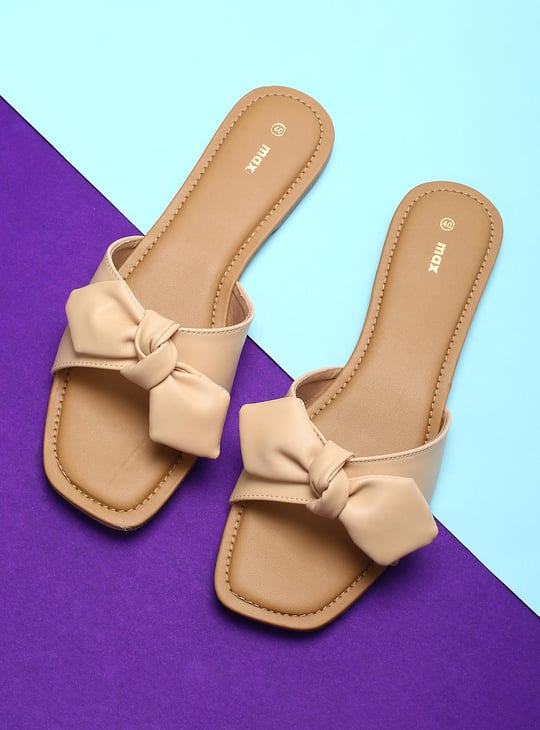 MAX Women Solid Flat Sandals