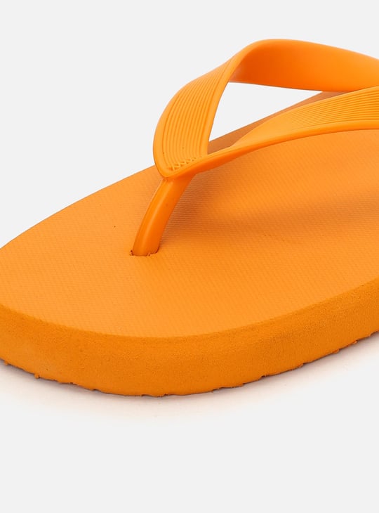 Men Solid V-Strap Slippers