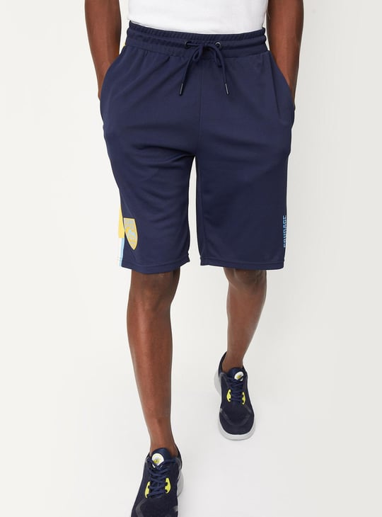 Men Colorblocked Drawstring Closure Shorts