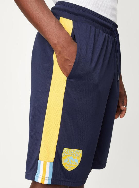 Men Colorblocked Drawstring Closure Shorts