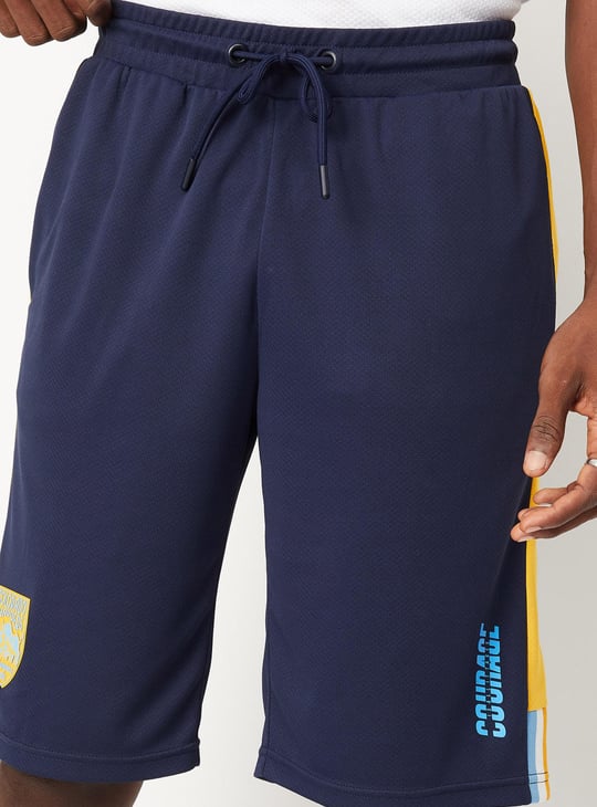 Men Colorblocked Drawstring Closure Shorts