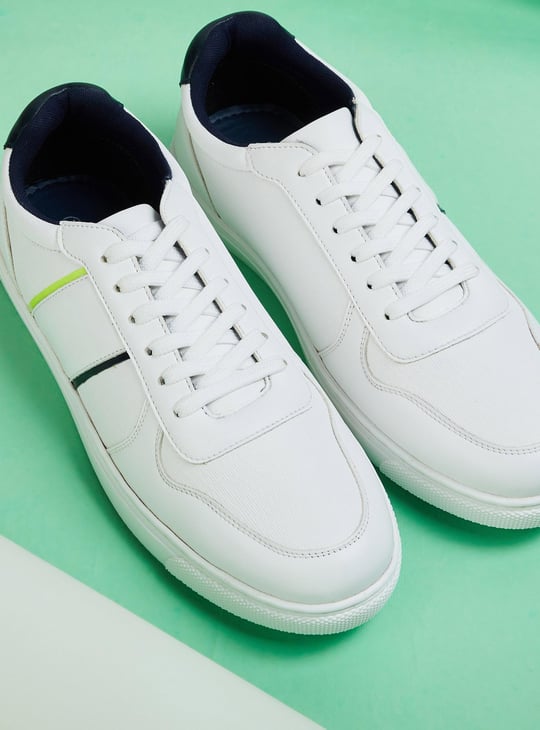 Men Lace-Up Low-Top Sneakers