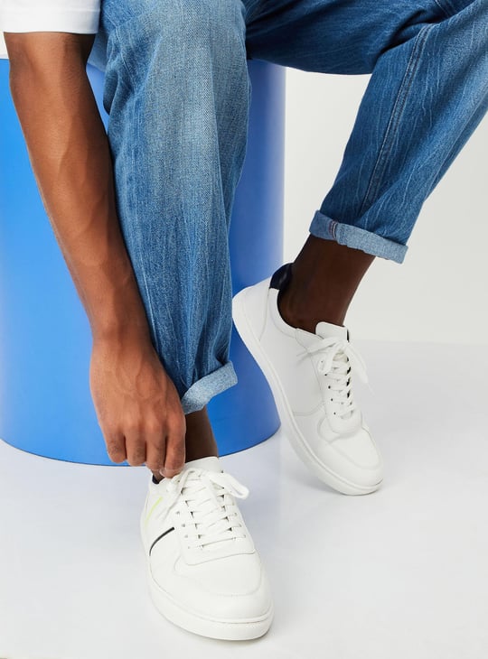 Men Lace-Up Low-Top Sneakers