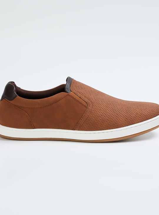 Men Solid Slip-On Casual Shoes