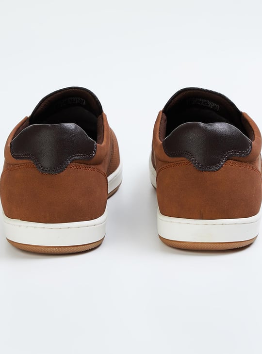 Men Solid Slip-On Casual Shoes