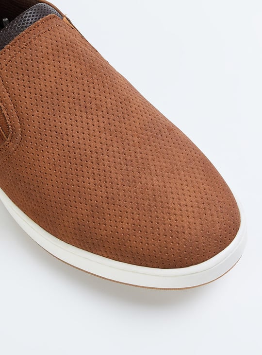 Men Solid Slip-On Casual Shoes