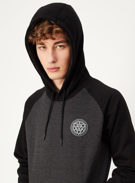 Men Colourblocked Hooded Sweatshirt