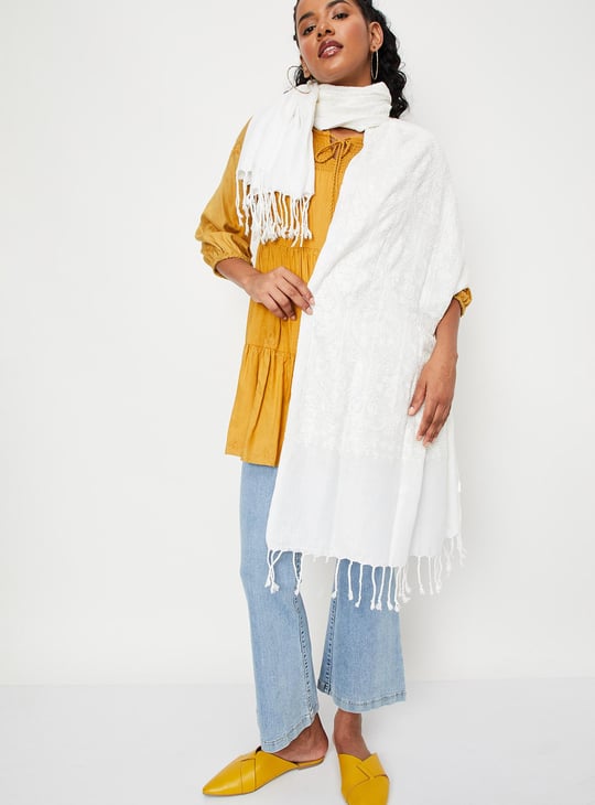 Women Ethnic Motif Tasseled Shawl
