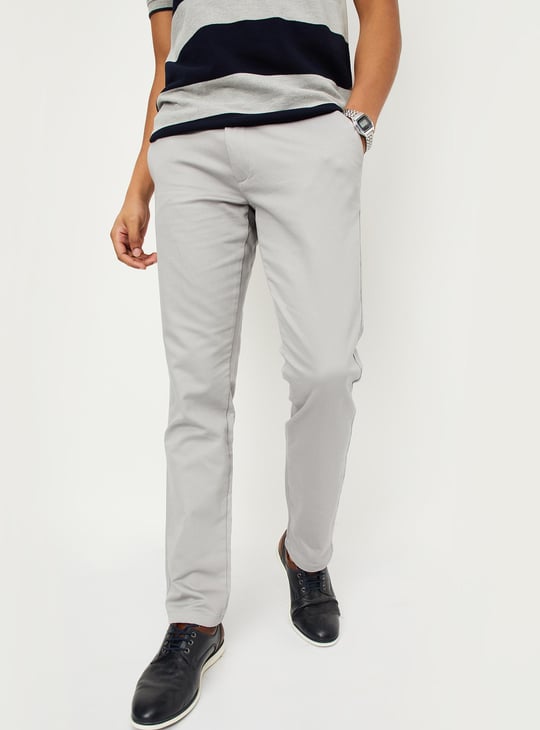 Men Solid Slim Fit Chinos