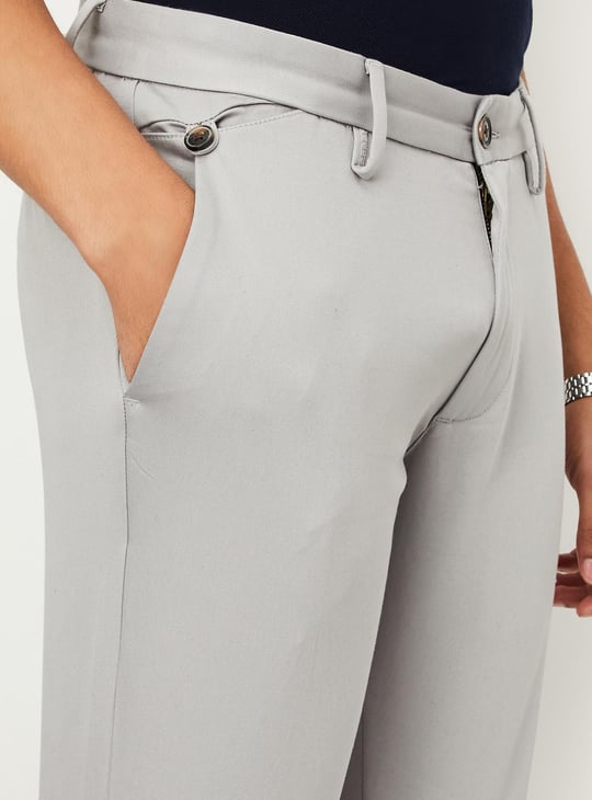 Men Solid Slim Fit Chinos