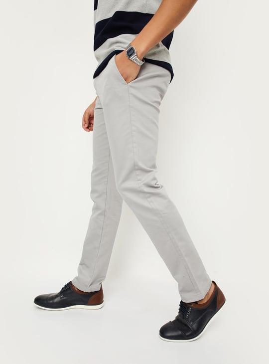Men Solid Slim Fit Chinos