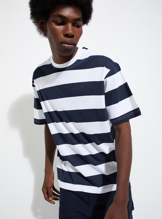 URB_N Men Relaxed Fit Striped T-Shirt