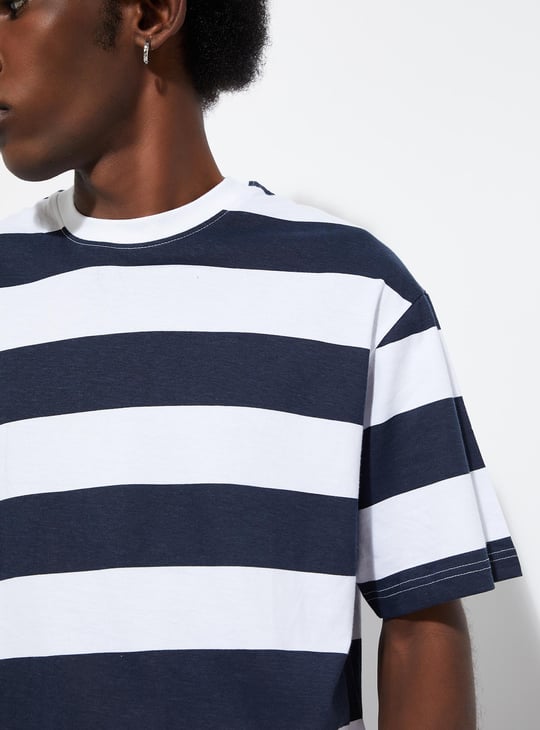 URB_N Men Relaxed Fit Striped T-Shirt
