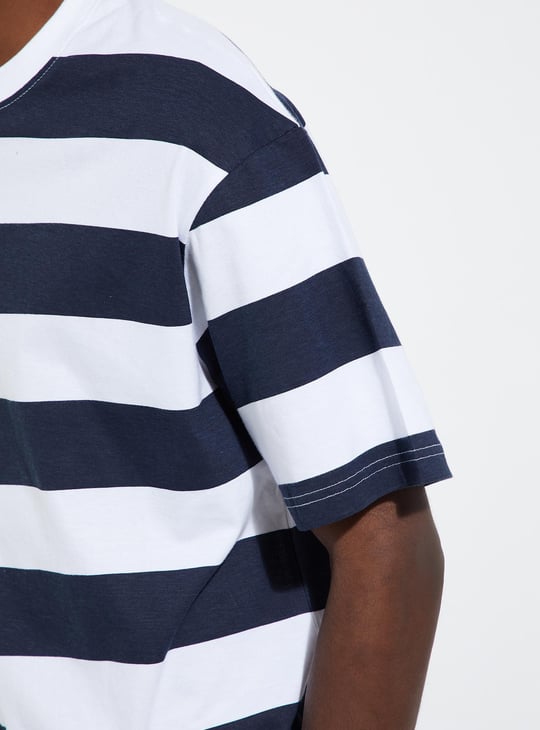 URB_N Men Relaxed Fit Striped T-Shirt