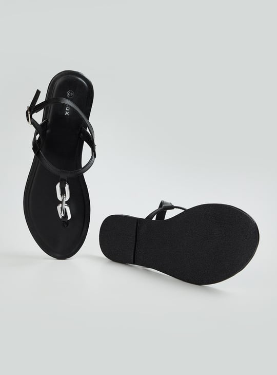 Women Chain Detailed T-Strap Flat Sandals