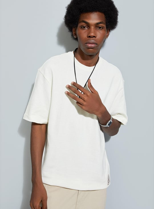 URB_N Men Oversized Textured T-shirt