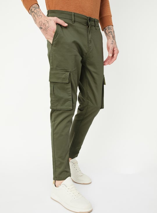 Men Solid Carrot Fit Cargo Trousers